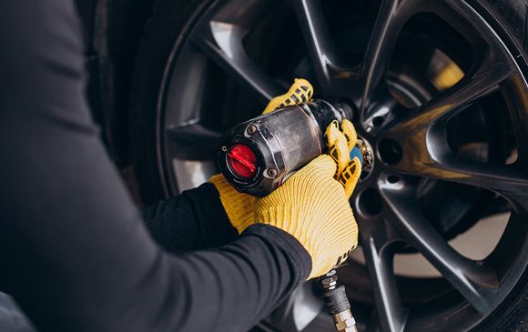 РОЛЬФ приглашает на сезонный шиномонтаж Land Rover