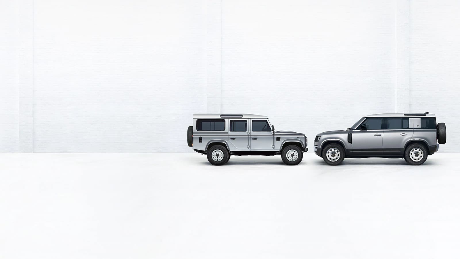 LAND ROVER
<br>
DEFENDER